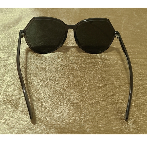 Authentic Fendi Amor Letters Sunglasses - Picture 6 of 9